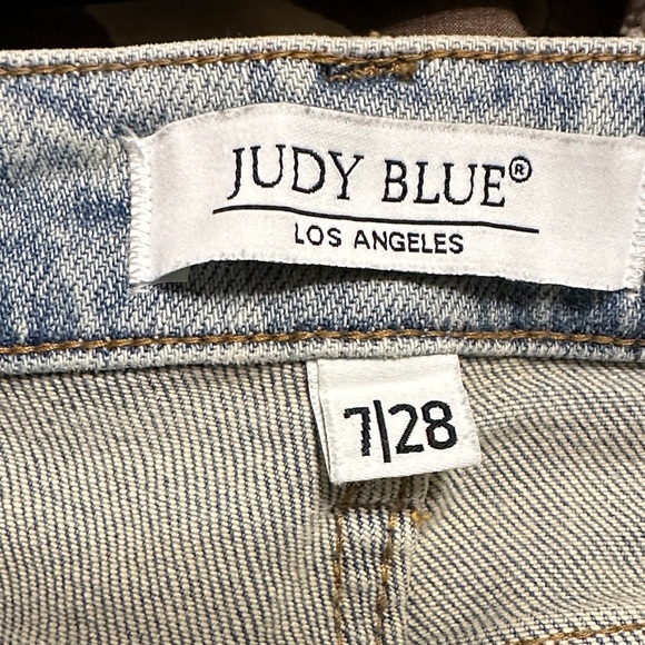 Distressed Light Blue Jeans - Picture 3 of 4